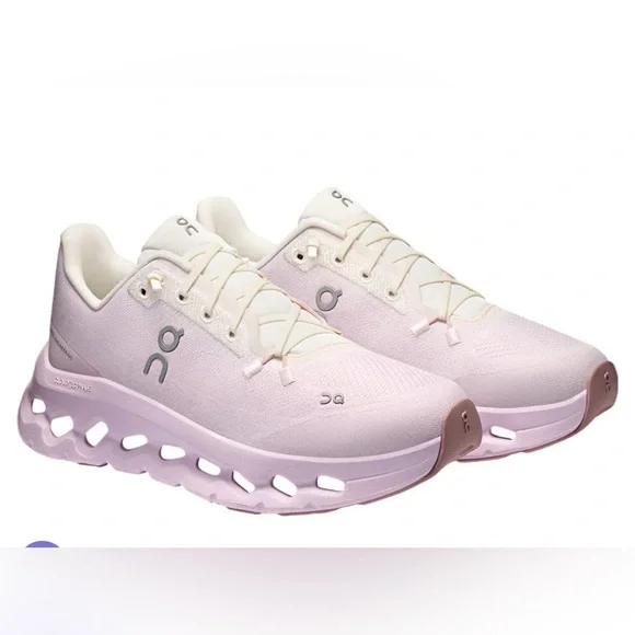 On Cloudtilt Womwn’s Running Shoe - Picture 2 of 15